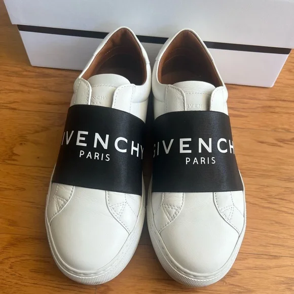 Givenchy sneakers - Picture 3 of 11